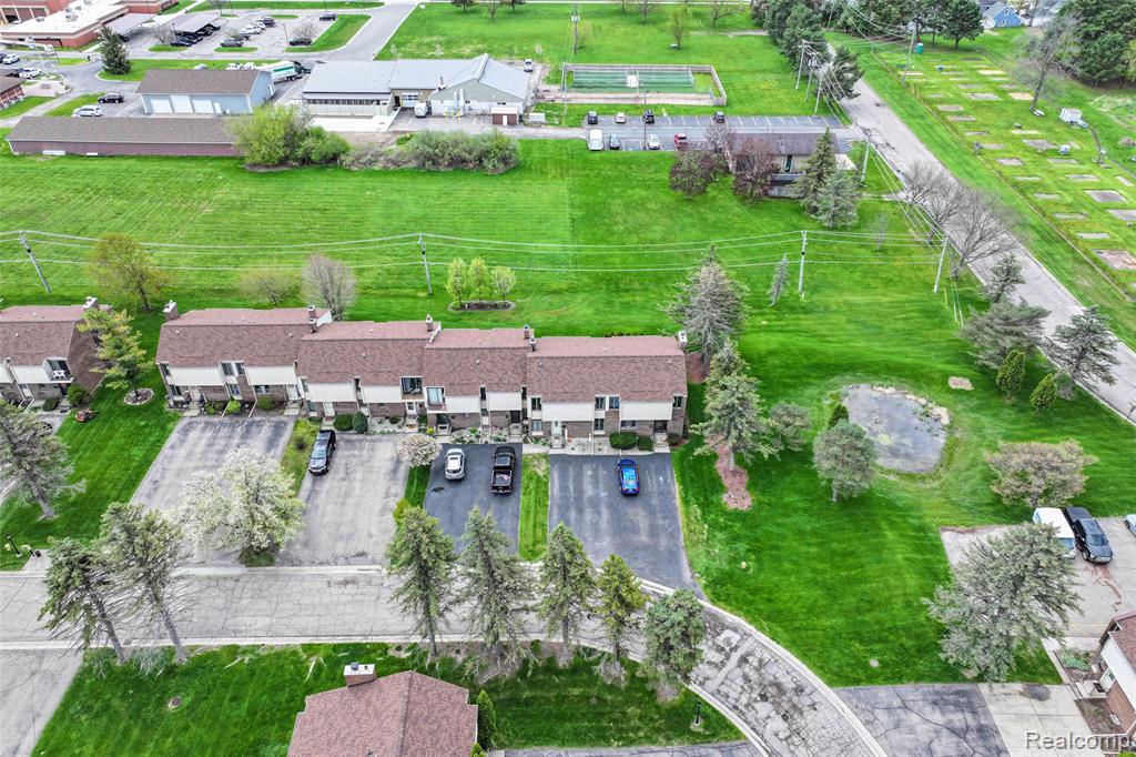2201 Village West Drive S, Lapeer, MI 48446 — Photo 32