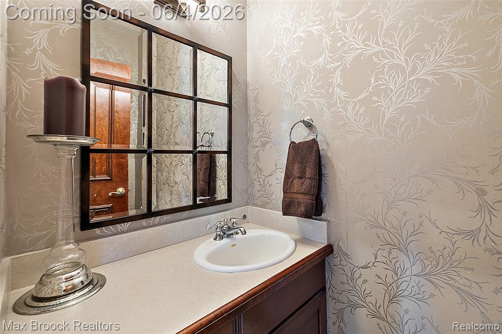 4975 Crestone Way, Rochester, MI 48306 — Photo 17