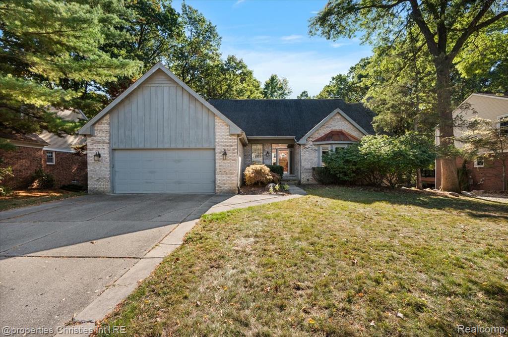 6835 High Ridge Road, West Bloomfield, MI 48324 — Photo 2