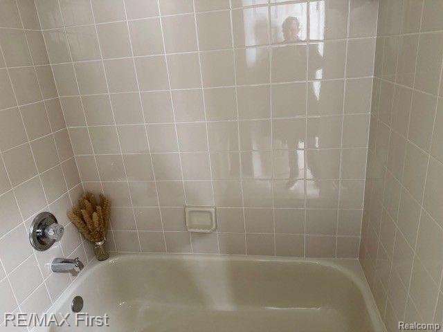 43195 WOODBRIDGE Drive, Clinton Twp, MI 48038 — Photo 27