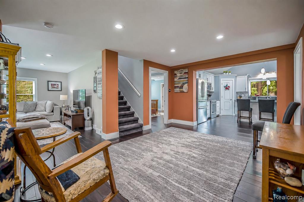9137 Maltby Road - Photo 5