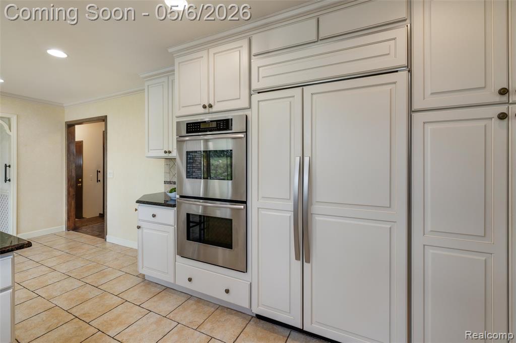 2317 Chelsea Court, Troy, MI 48084 — Photo 12