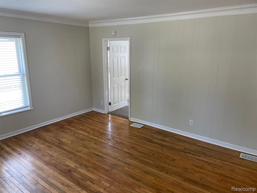 32 EAST Street, Oxford, MI 48371 — Photo 9