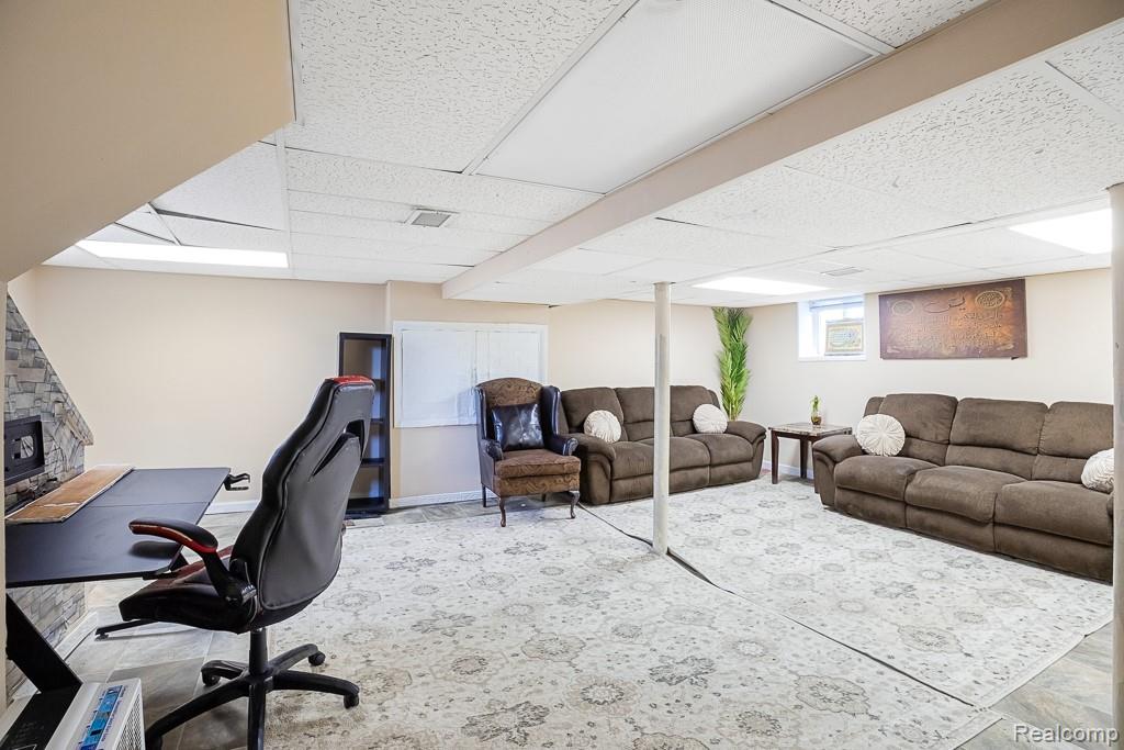 4663 Mead Street N, Dearborn, MI 48126 — Photo 36