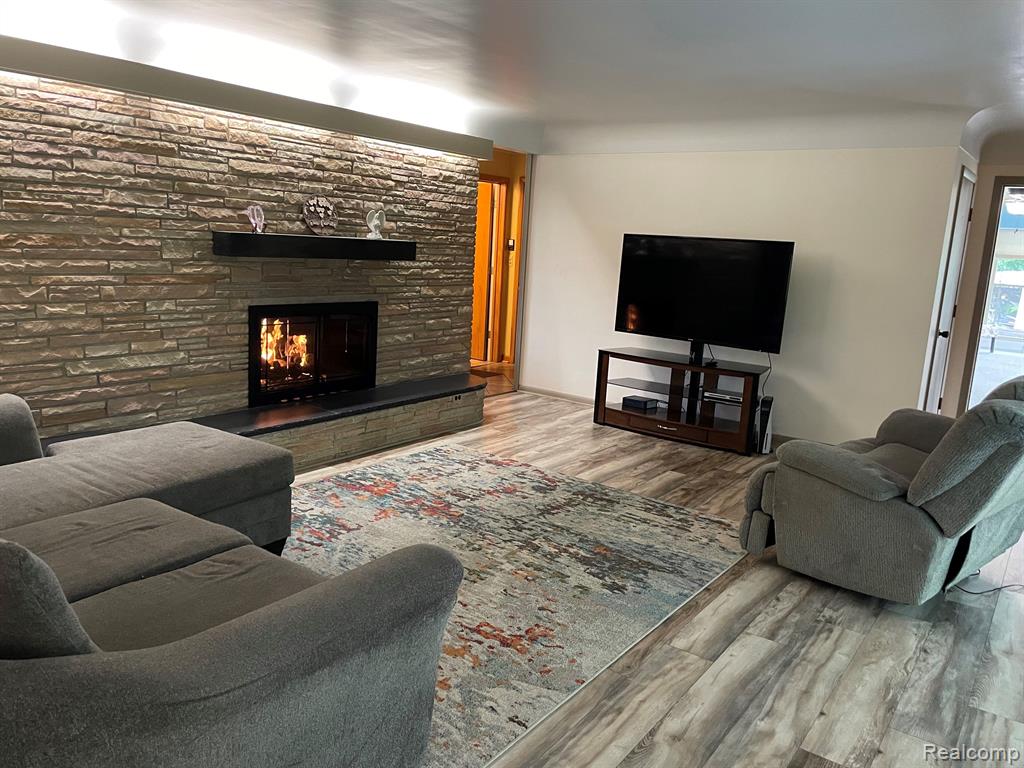 42015 WOODBROOK Drive, Canton, MI 48188 — Photo 3