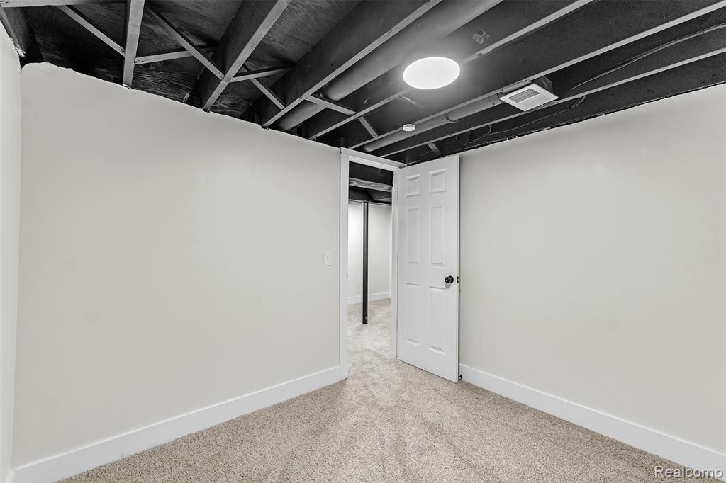 22653 Woolsey, Novi, MI — Photo 36