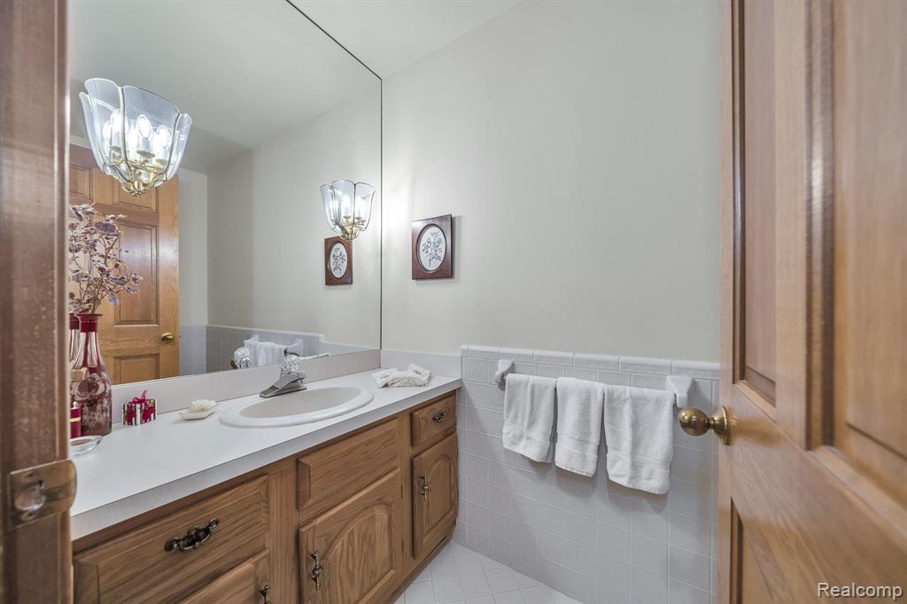 37799 SIENA Drive, Farmington Hills, MI 48331 — Photo 19