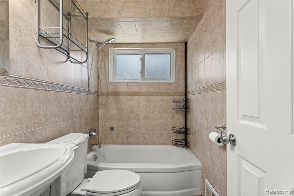 6547 Colonial Street, Dearborn Heights, MI 48127 — Photo 12