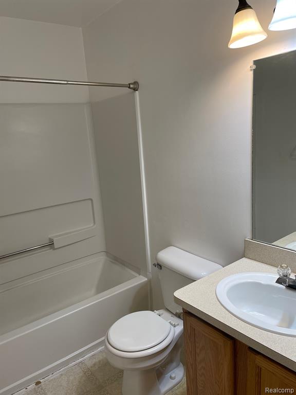 23318 GRAYSON Drive, Southfield, MI 48075 — Photo 19