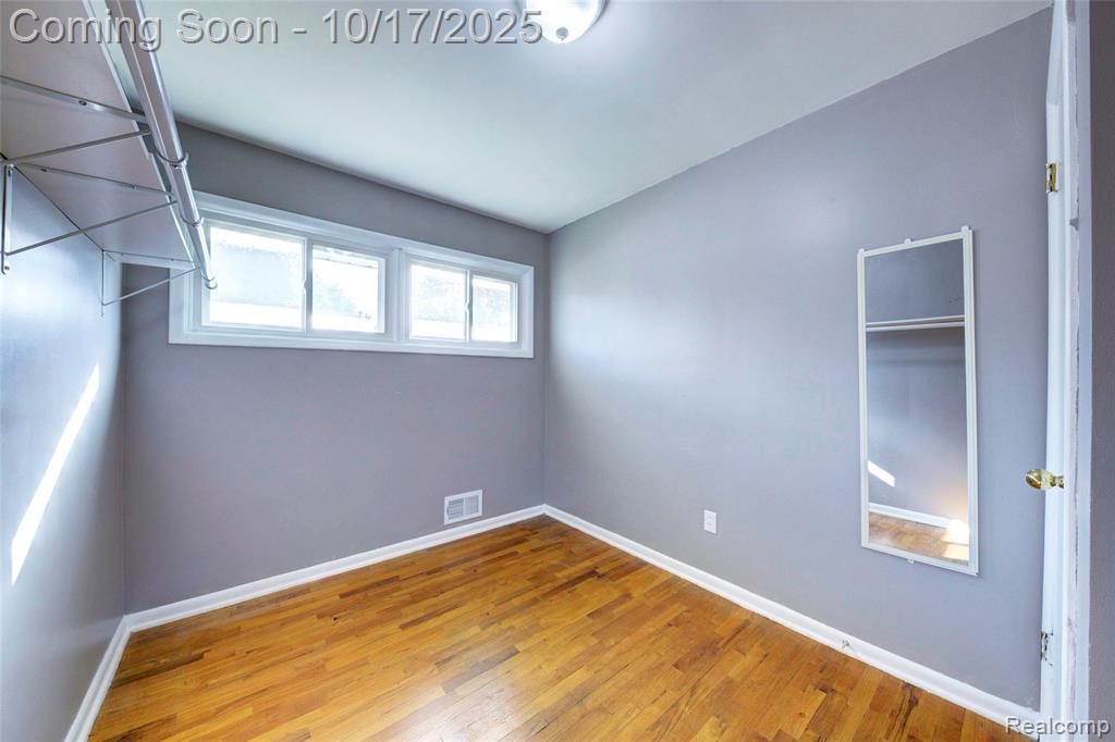 838 Westwood Drive, Fenton, MI 48430 — Photo 13