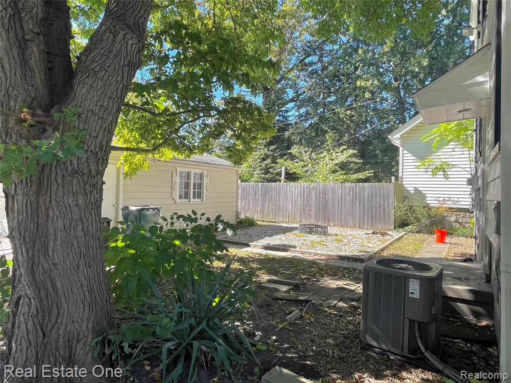 500 E CAMBOURNE Street, Ferndale, MI 48220 — Photo 14