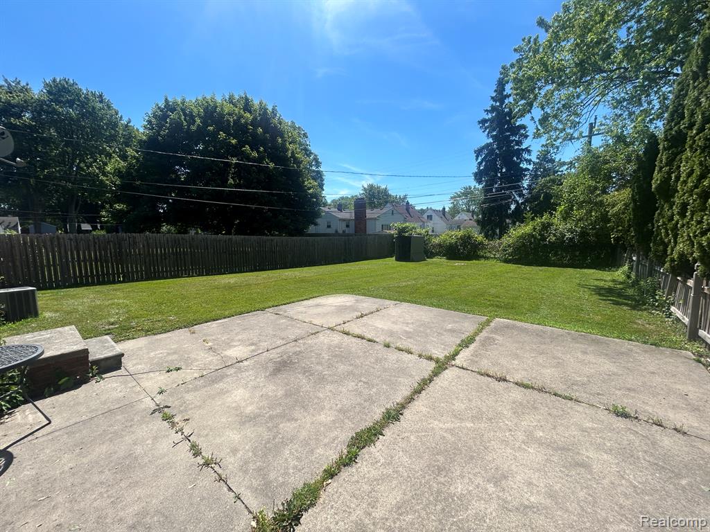 27225 LYNDON, Redford, MI 48239 — Photo 19