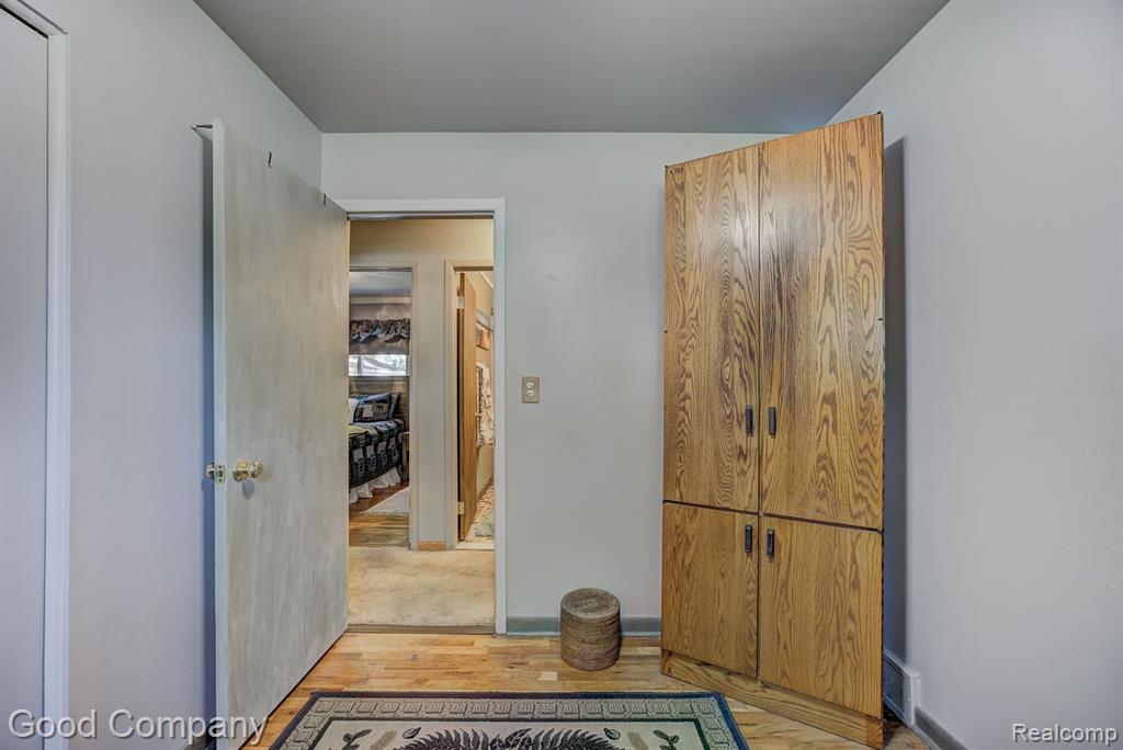 4615 FRAZHO Road, Warren, MI 48091 — Photo 18