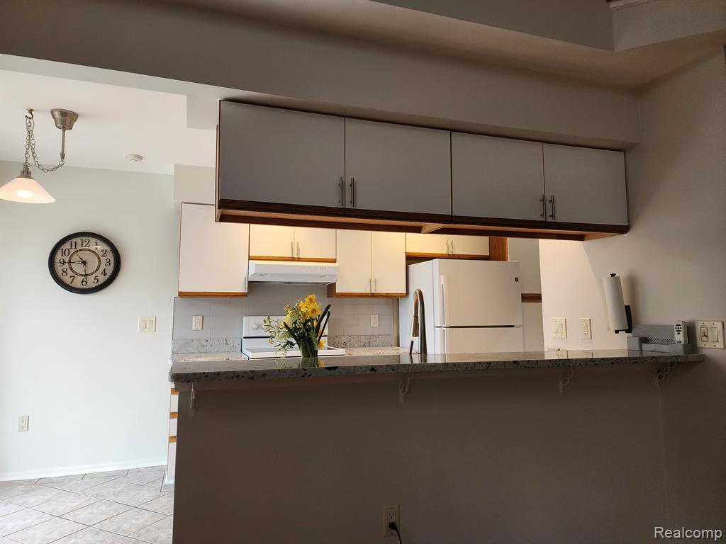 45061 HORSESHOE Circle, Canton, MI 48187 — Photo 3
