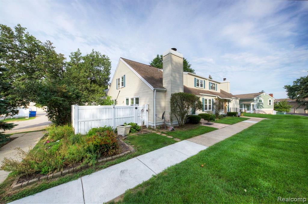20832 E Glen Haven Circle, Northville, MI 48167 — Photo 28