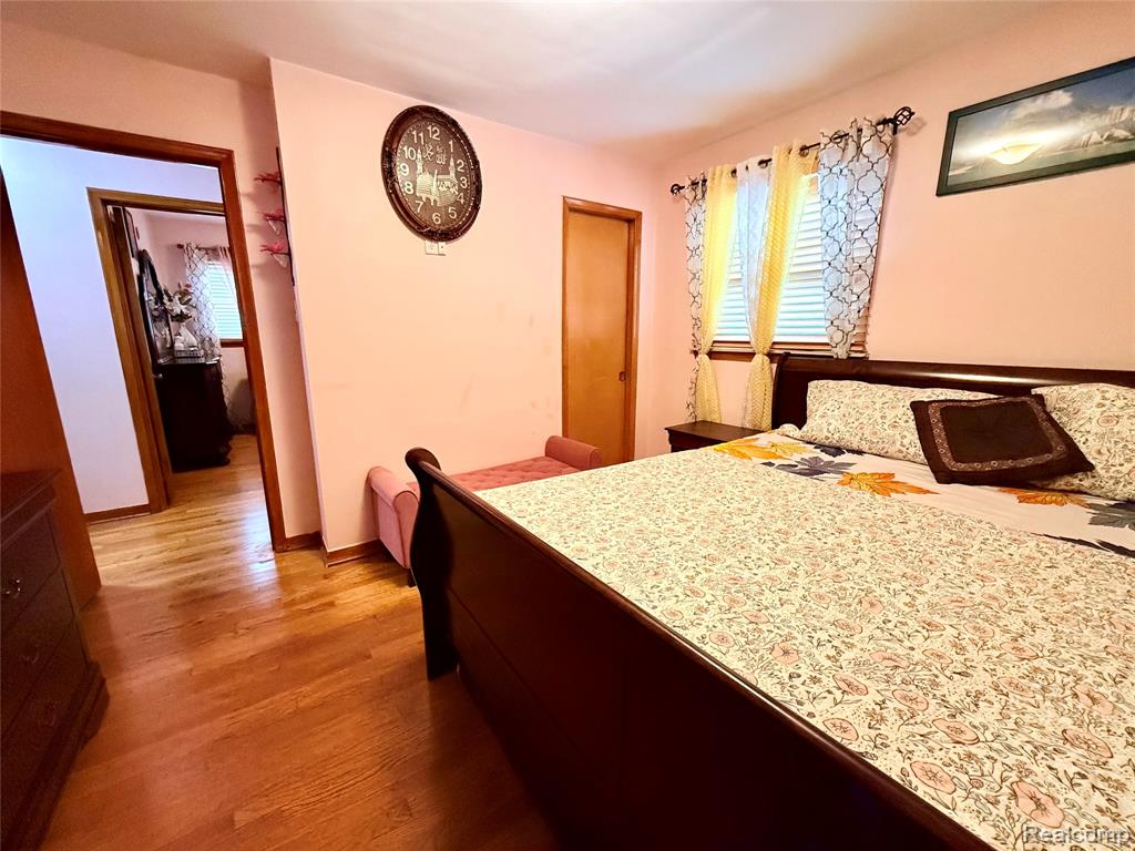 8152 Potomac, Center Line, MI 48015 — Photo 17