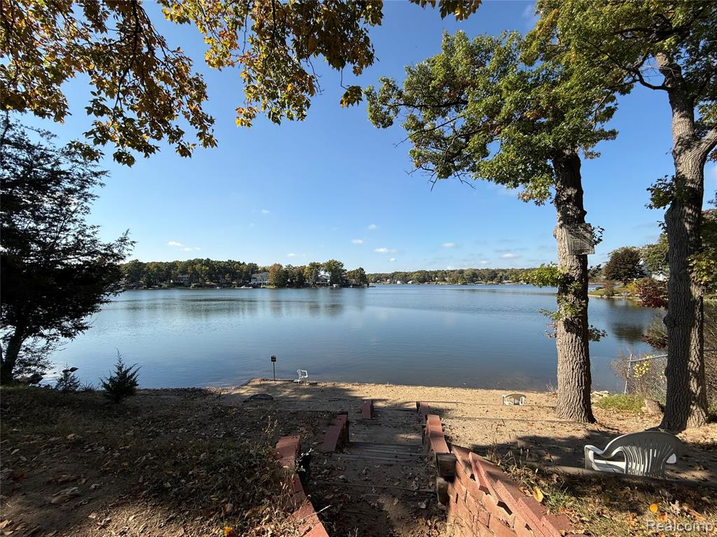 6168 Hillsboro Road, Davisburg, MI 48350 — Photo 19