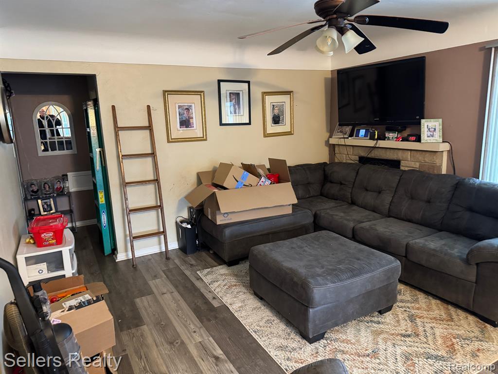 830 COUTANT Street, Flushing, MI 48433 — Photo 2