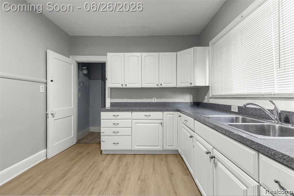 2015 Gladstone Street, Detroit, MI 48206 — Photo 14