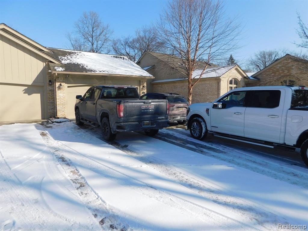 43175 W KIRKWOOD Drive, Clinton Twp, MI 48038 — Photo 4