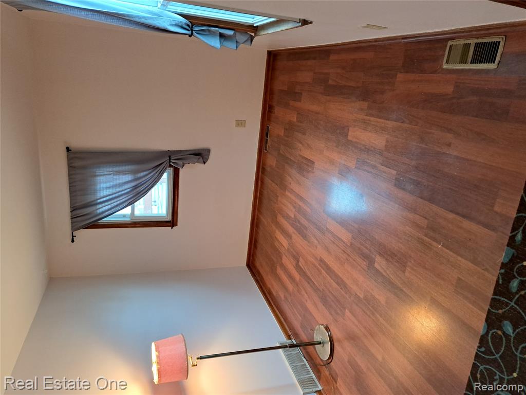 96 Detroit, Trenton, MI 48183 — Photo 39