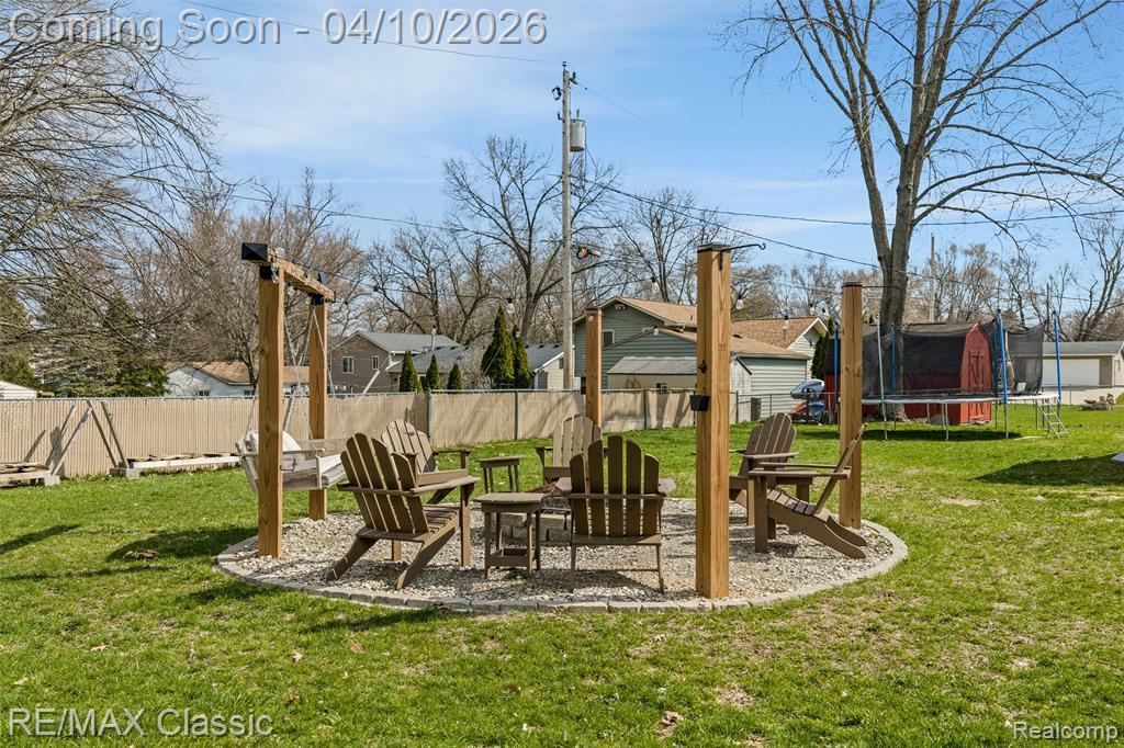 484 W Beechdale Street, Commerce Twp, MI 48382 — Photo 5