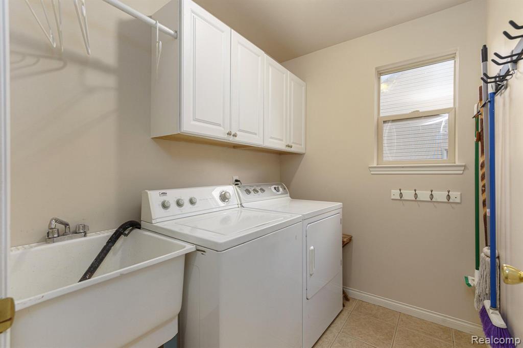 230 E Elizabeth Street, Lake Orion, MI 48362 — Photo 28