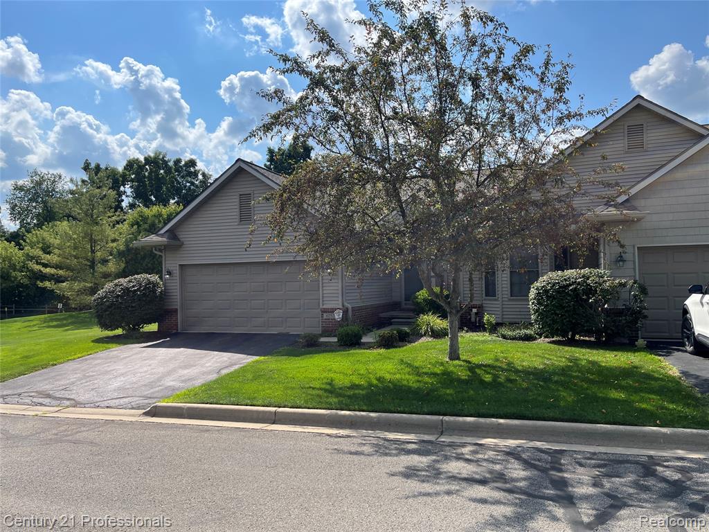 6252 Northridge Hills Drive, 66, Brighton, MI 48116 — Photo 3