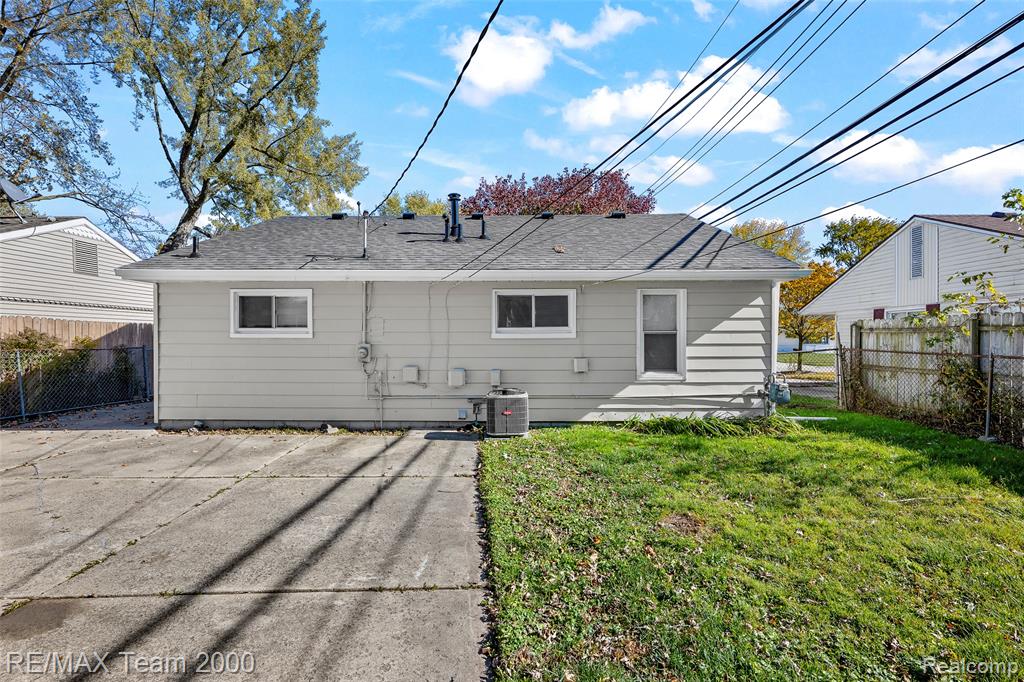 577 Brandt Street, Garden City, MI — Photo 8