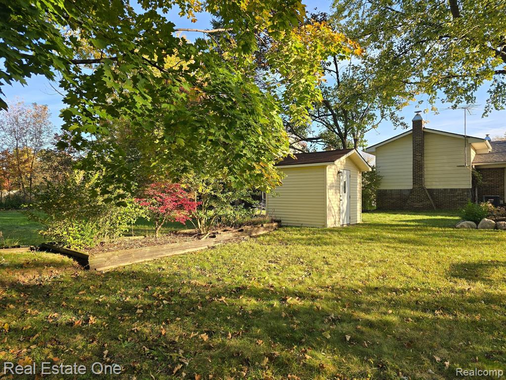 6929 CHADWICK Drive, Canton, MI 48187 — Photo 10