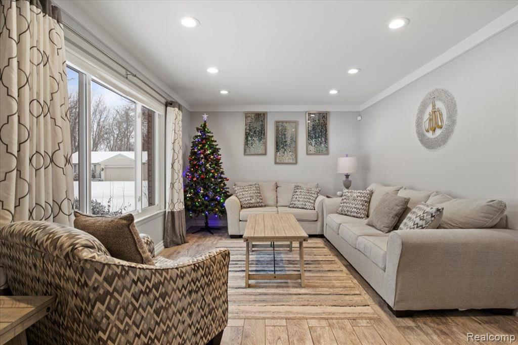 39663 WALES Street, Canton, MI 48188 — Photo 10