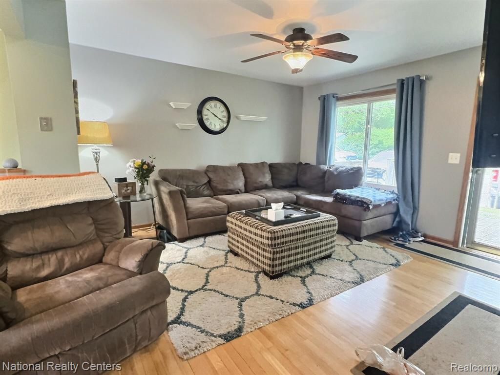 5611 Blackmoor Street, Commerce Twp, MI 48382 — Photo 3