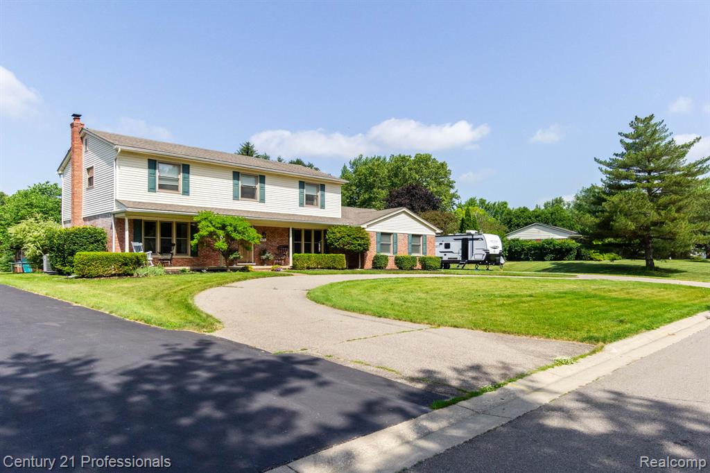 671 Bridgestone Drive, Rochester Hills, MI 48309 — Photo 50