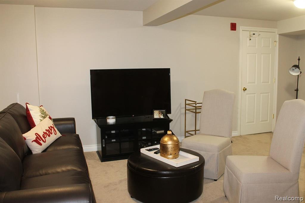 45679 N Stonewood Road, 58, Canton, MI 48187 — Photo 40