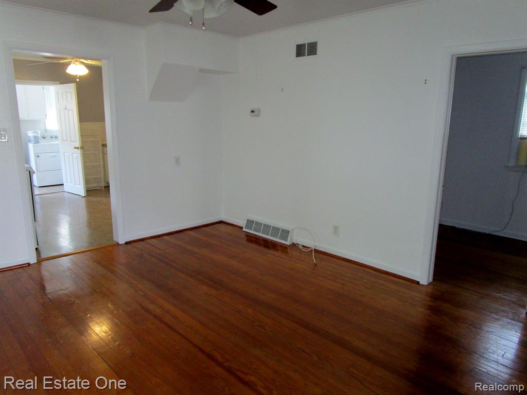 421 POPLAR Street, Wyandotte, MI 48192 — Photo 9