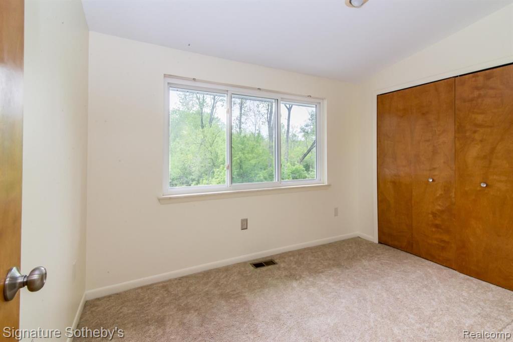 6279 WALKER Court, Troy, MI 48085 — Photo 31