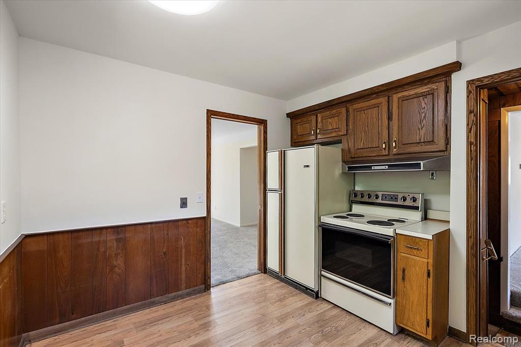 8628 Strom Drive, Sterling Heights, MI 48314 — Photo 14