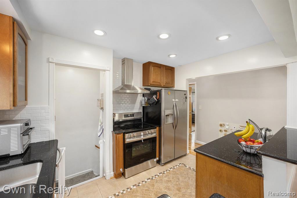 6889 N Vernon Street, Dearborn Heights, MI 48127 — Photo 12