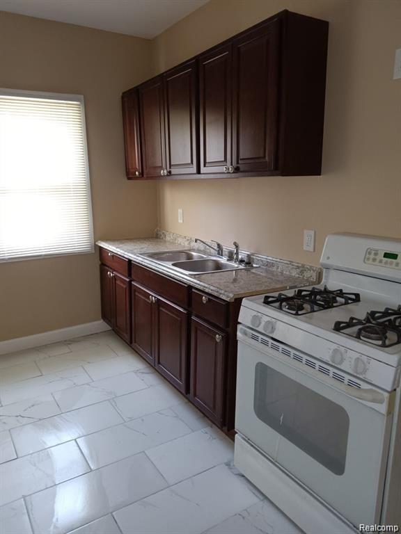 8879 N CLARENDON Street, Detroit, MI 48204 — Photo 2