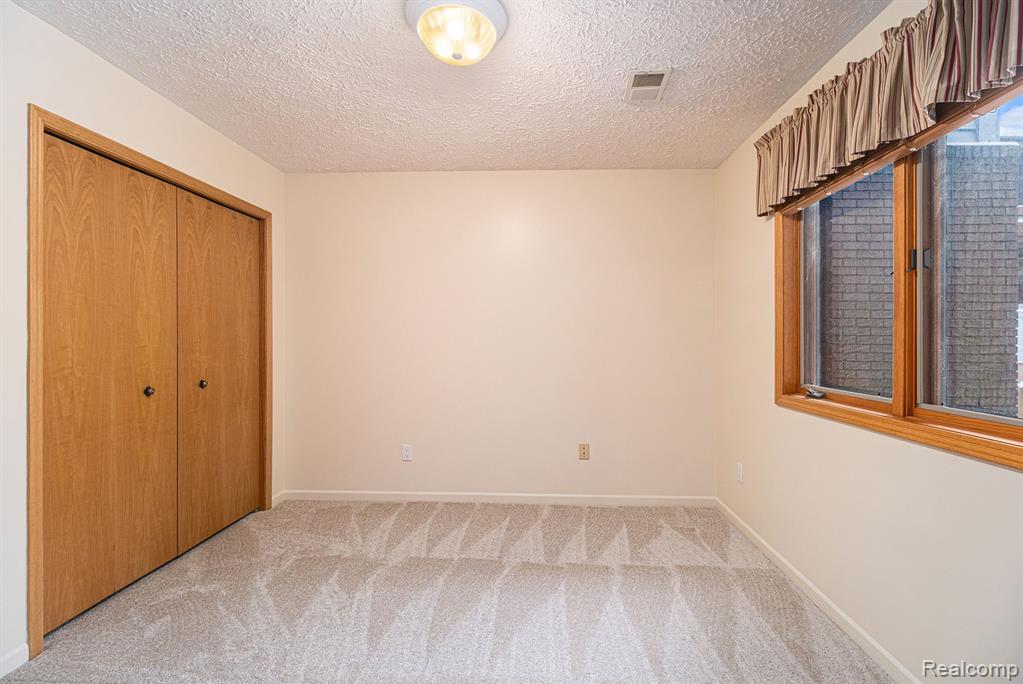 4946 Scenic Pines Court, Clarkston, MI — Photo 18