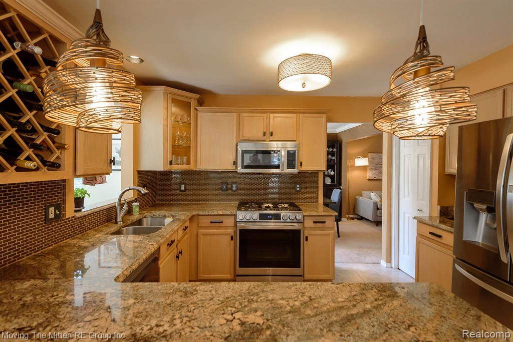 9501 Madison Drive, Belleville, MI 48111 — Photo 11