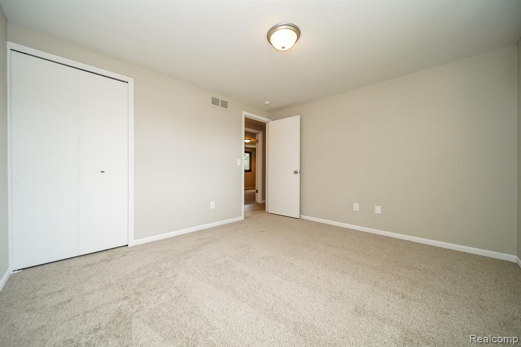 51784 Julies Drive, Clinton Twp, MI 48047 — Photo 58