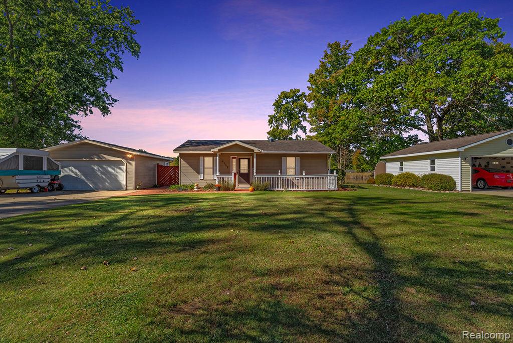 4323 Moonlight Drive, Holly, MI 48442 — front exterior