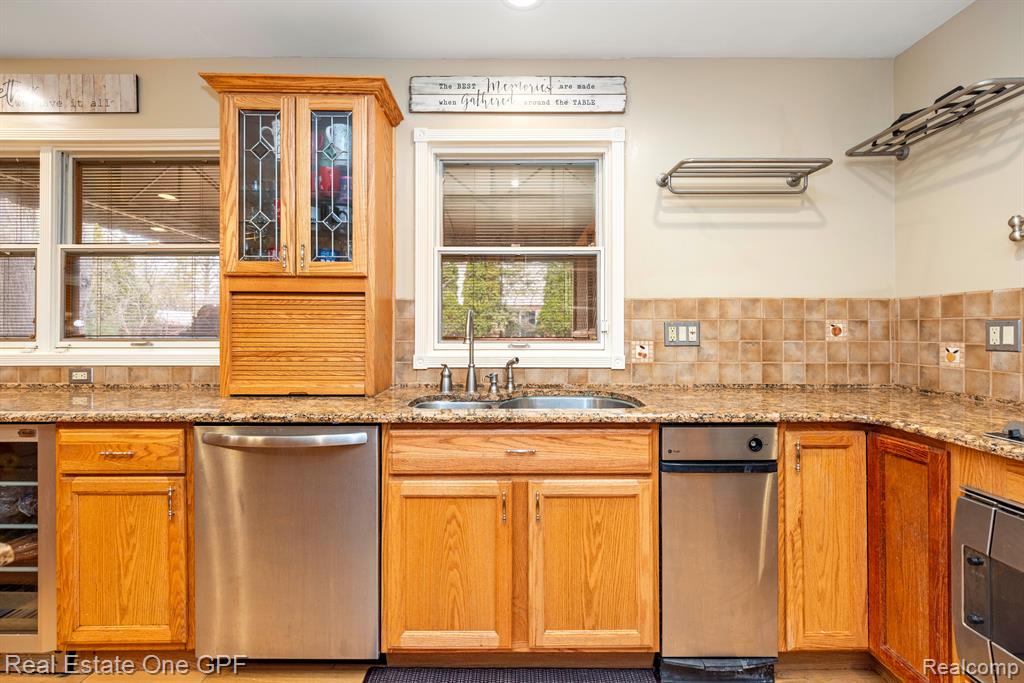 6 ELMSLEIGH Lane, Grosse Pointe, MI 48230 — Photo 13
