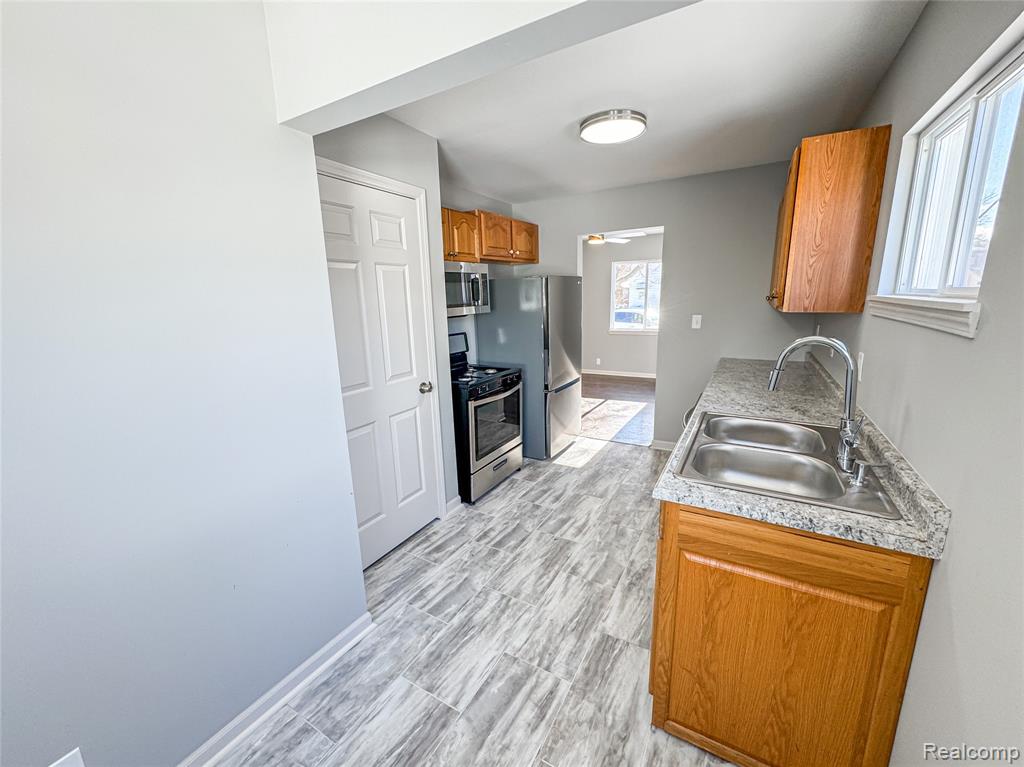 621 Lochhead Avenue, Flint, MI 48507 — Photo 6