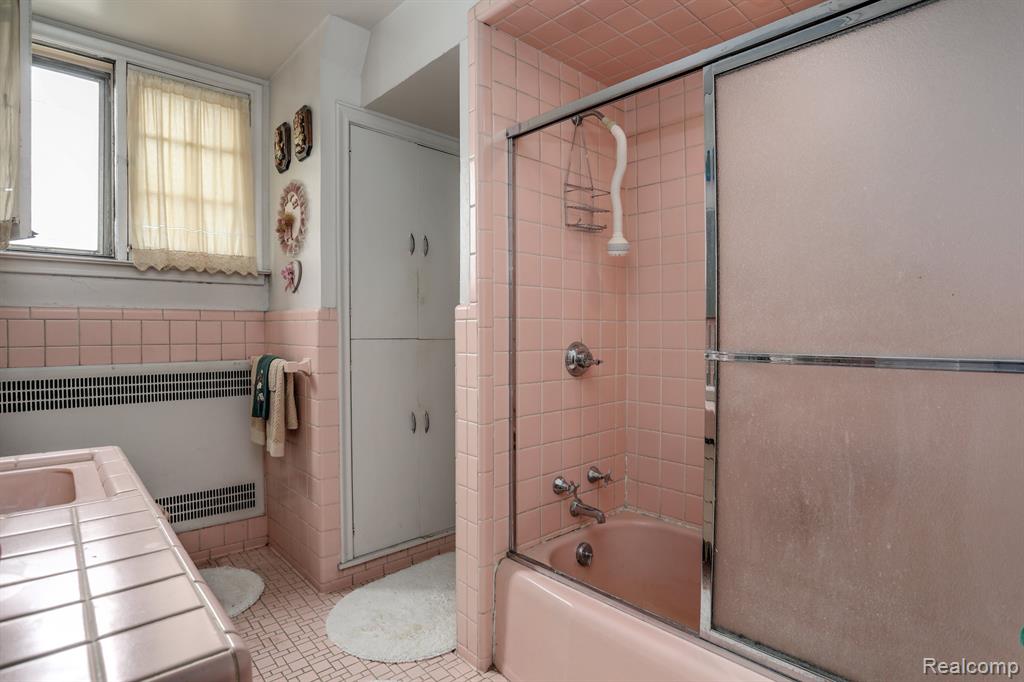 8691 E OUTER Drive, Detroit, MI 48213 — Photo 33