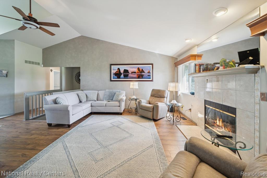 41250 Scarborough Court, Clinton Twp, MI 48038 — Photo 2