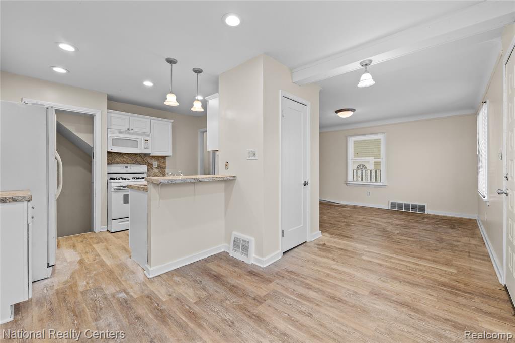 7635 Ashton Avenue, Detroit, MI 48228 — Photo 3