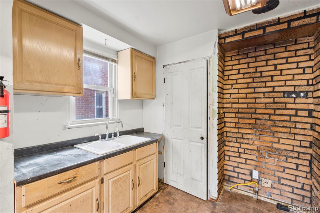 19161 Rogge Street, Detroit, MI 48234 — Photo 8