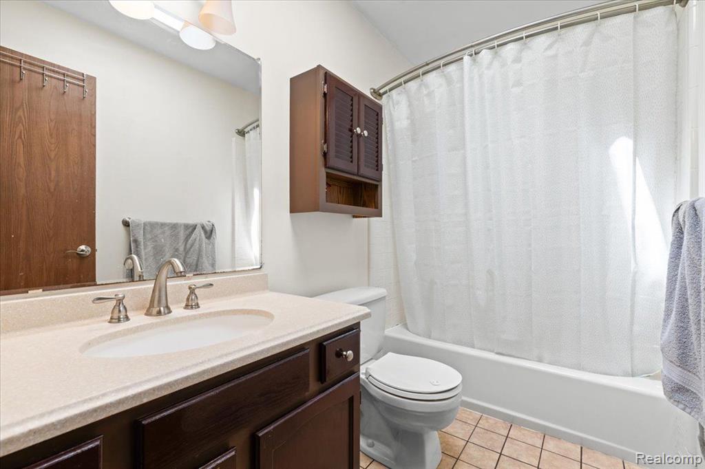 6523 BLUE SPRUCE, West Bloomfield, MI 48324 — Photo 14
